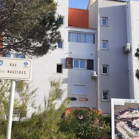 Bel 4 Personnes Avec Piscine, Parking Privé Et Vue Marina - Fr-1-81-238 Appartamento